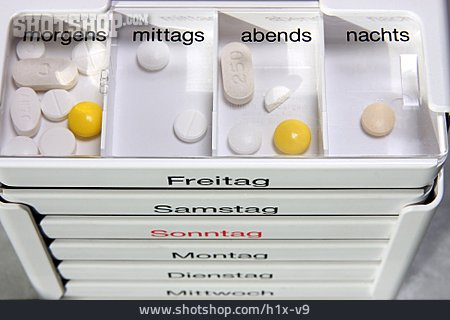 
                Tablettenbox, Tabletteneinnahme                   