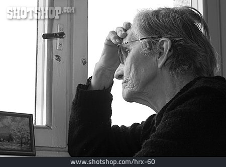 
                Isolation & Einsamkeit, Seniorin, Zweifel & Sorge                   