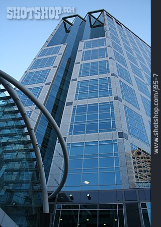 
                Bürogebäude, Moderne Baukunst, Hochhaus, Glasfassade                   