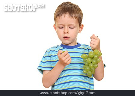 
                Junge, Obst, Weintraube                   