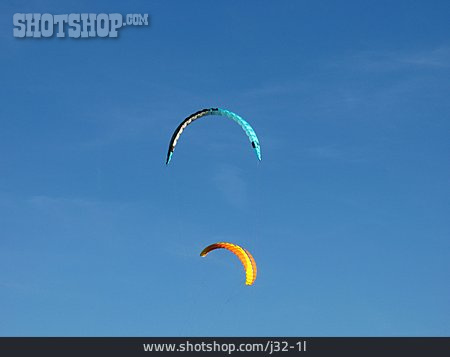 
                Kitesurfen, Kiting, Kitesegler                   