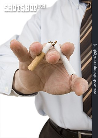
                Zigarette, Nichtraucher, Rauchverbot                   