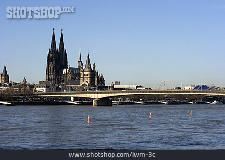
                Köln, Kölner Dom, Rhein, Deutzer Brücke                   