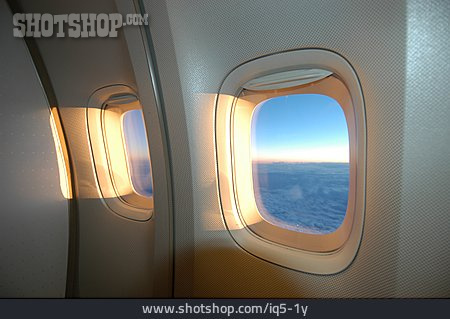 
                Flugzeug, Flugzeugfenster                   