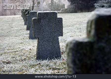 
                Grabstein, Soldatenfriedhof                   