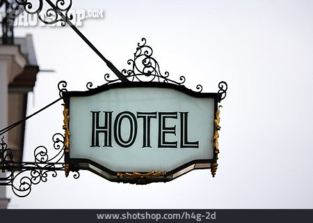 
                Hotel                   