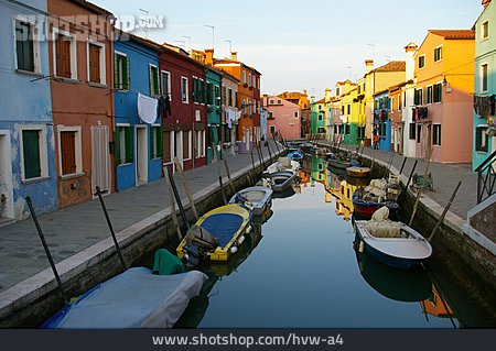 
                Kanal, Italien, Burano                   
