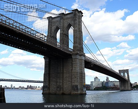 
                Brücke, Brooklyn Bridge, East River                   