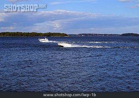 
                Schweden, Motorboot, Schärenküste                   