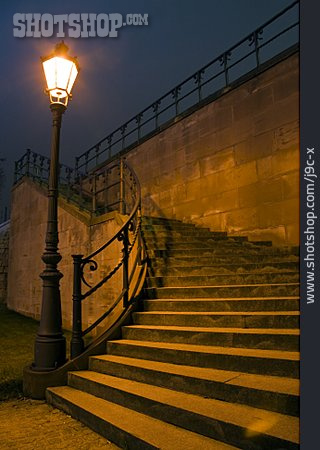 
                Treppe, Laterne                   