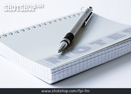 
                Kugelschreiber, Notizblock, Büroartikel                   