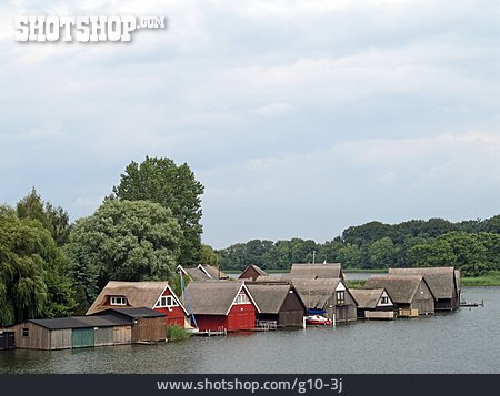 
                Bootshaus, Mecklenburgische Seenplatte, Bootsschuppen                   