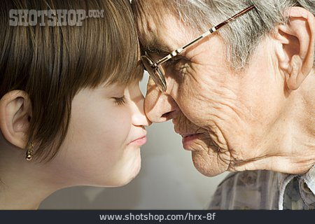 
                Großmutter, Enkel, Generation, Pflegebedürftig, Nase Reiben                   