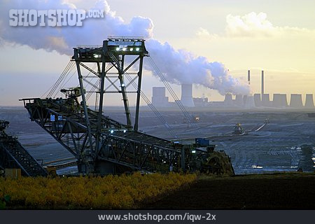 
                Tagebau, Braunkohle, Braunkohlekraftwerk, Schaufelradbagger, Braunkohlebergbau                   