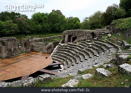 
                Amphitheater, Albanien, Butrint                   