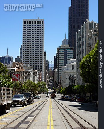 
                Hochhaus, San Francisco, Straßenverkehr                   