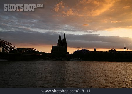
                Abendstimmung, Köln                   