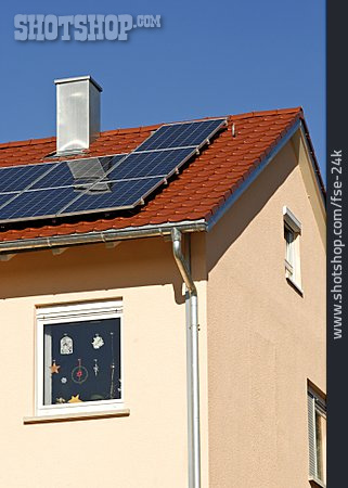 
                Photovoltaik, Solaranlage, Warmwasseraufbereitung                   
