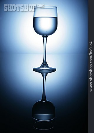 
                Glas, Mineralwasser                   
