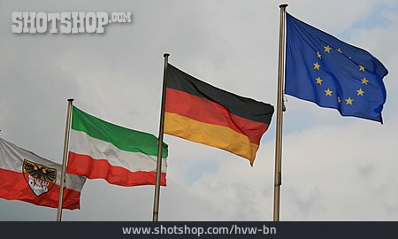 
                Flagge, Fahnenmast                   