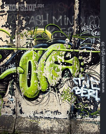 
                Mauer, Graffiti                   