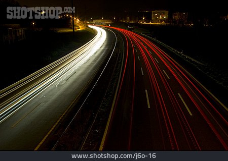 
                Transport & Verkehr, Autobahn, Lichtspur                   
