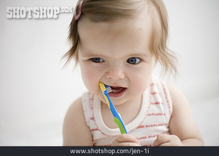 
                Kleinkind, Zähne Putzen, Zahnpflege                   