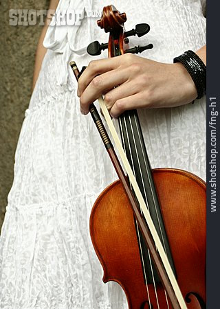 
                Geige, Bogen, Musikerin, Violinistin                   