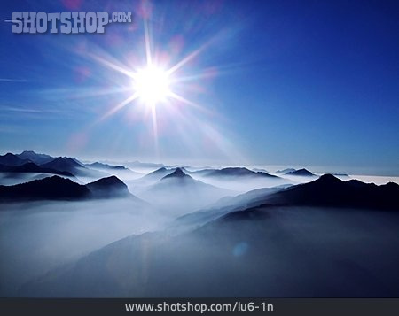 
                Sonne, Nebel, Alpen                   