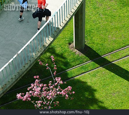 
                Footbridge, Running, Runner                   