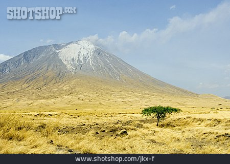
                Vulkan, Ol Doinyo Lengai, Tansania                   
