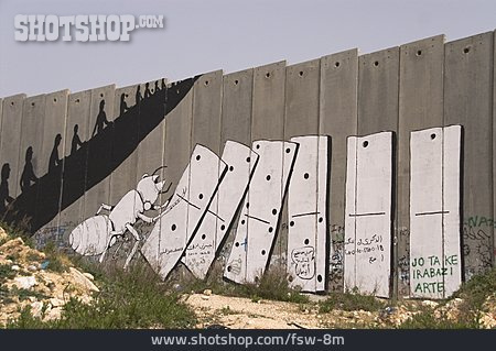 
                Grenzüberwindung, Israelische Sperranlage, Grenzmauer, Israel                   