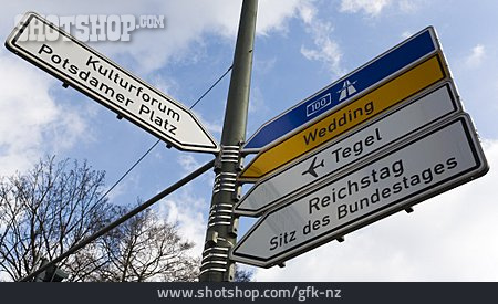 
                Verkehrszeichen, Berlin                   