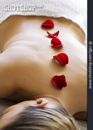 
                Rosenblätter, Rücken, Aromatherapie                   