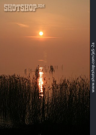
                Sonnenuntergang, See, Ufer                   