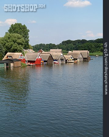 
                Bootshaus, Mecklenburgische Seenplatte, Bootsschuppen                   