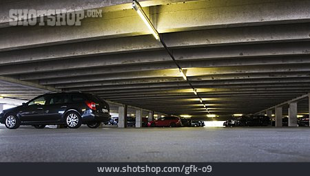 
                Parkplatz, Tiefgarage                   