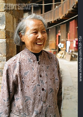 
                Seniorin, Porträt, Asiatin                   