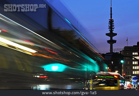 
                Hamburg, Straßenverkehr, Jungfernstieg, Heinrich-hertz-turm                   