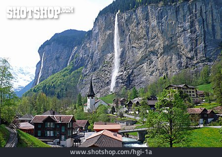 
                Wasserfall, Lauterbrunnen, Schweiz                   