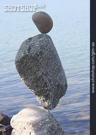 
                Balance, Gleichgewicht, Steinmännchen                   