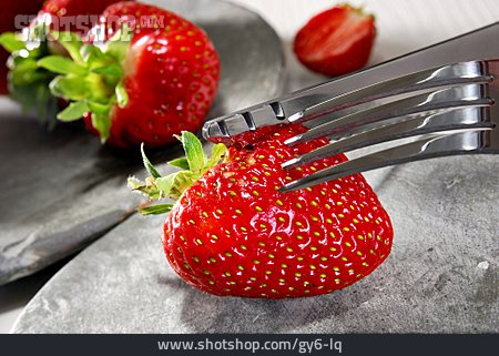 
                Besteck, Erdbeere, Zerschneiden                   
