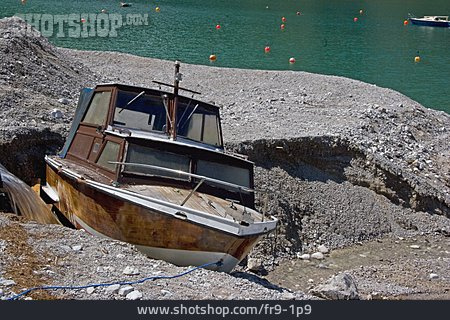 
                Schiffswrack, Gestrandet, Motorboot                   