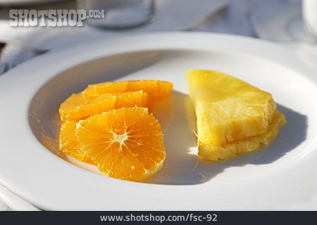 
                Obstteller, Ananasscheibe, Apfelsinenscheibe                   