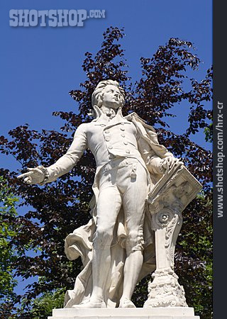 
                Denkmal, Mozart                   
