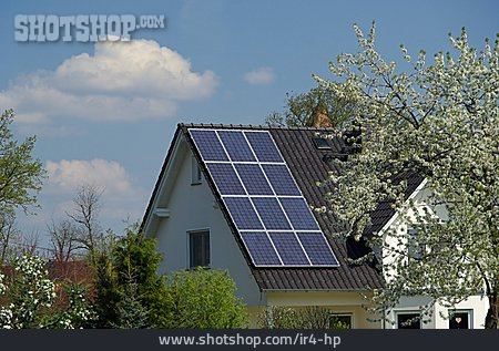 
                Wohnhaus, Photovoltaik, Solaranlage                   