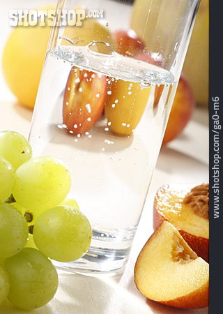 
                Obst, Mineralwasser, Sprudel                   