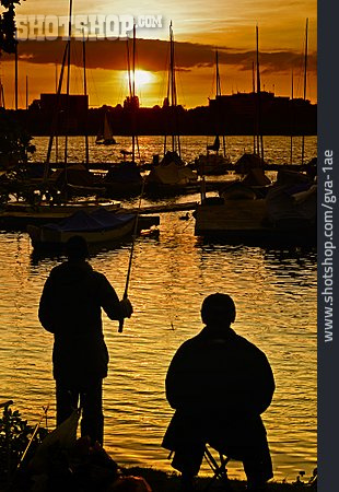 
                Sonnenuntergang, Hafen, Angler                   