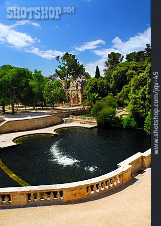 
                Parkanlage, Nîmes, Jardins De La Fontaine, Dianatempel                   