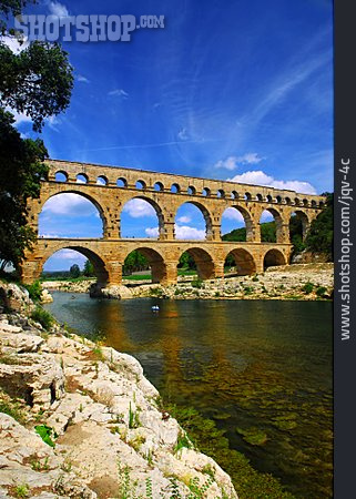 
                Pont Du Gard, Römische Aquäduktbrücke                   